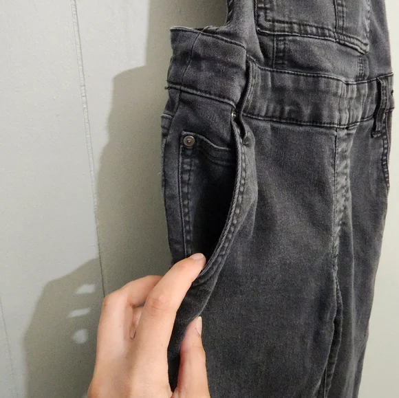 Free People Black Denim Skinny Jeans Overalls - Picture 5 of 13